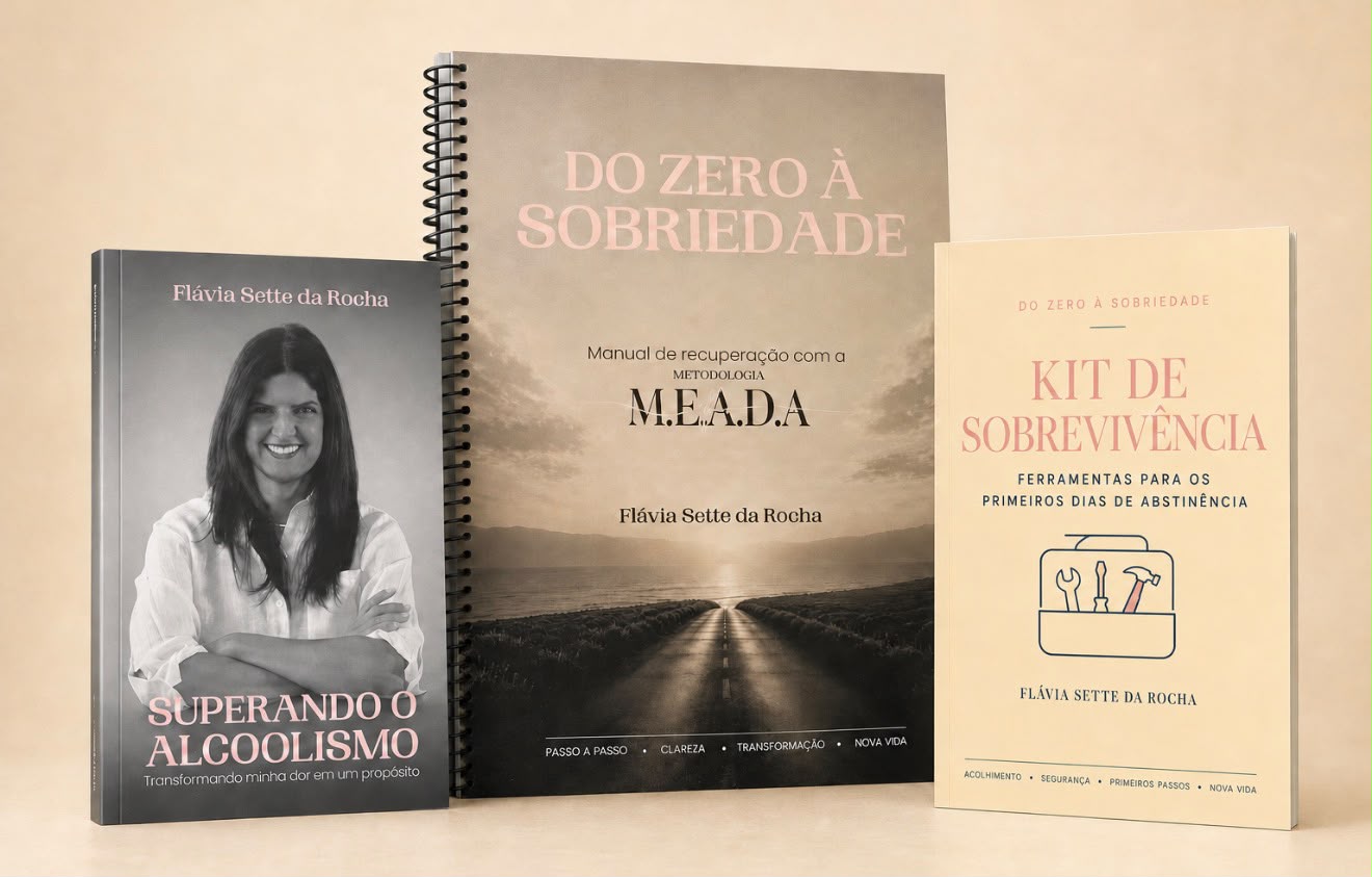 Os tr&ecirc;s produtos lado a lado: o livro Superando o Alcoolismo em capa preta, o Manual de recuperação M.E.A.D.A em espiral e o Kit de Sobrevivência em amarelo